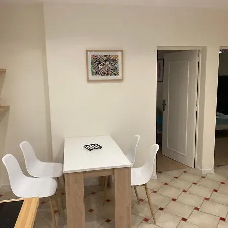 아파트 Cosy Ancient Fosse 1