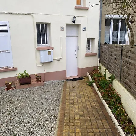 Cosy Ancient Fosse 1 아파트 Gacé